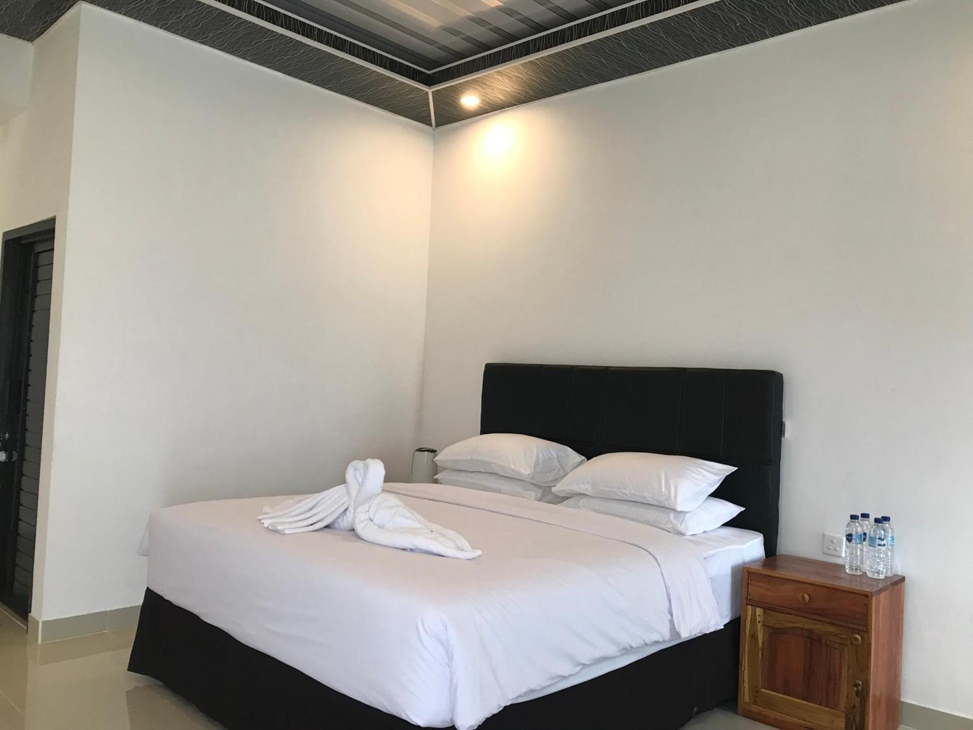 Pohon Purba Resort & Restaurant Labuhan Pandan Eksteriør billede