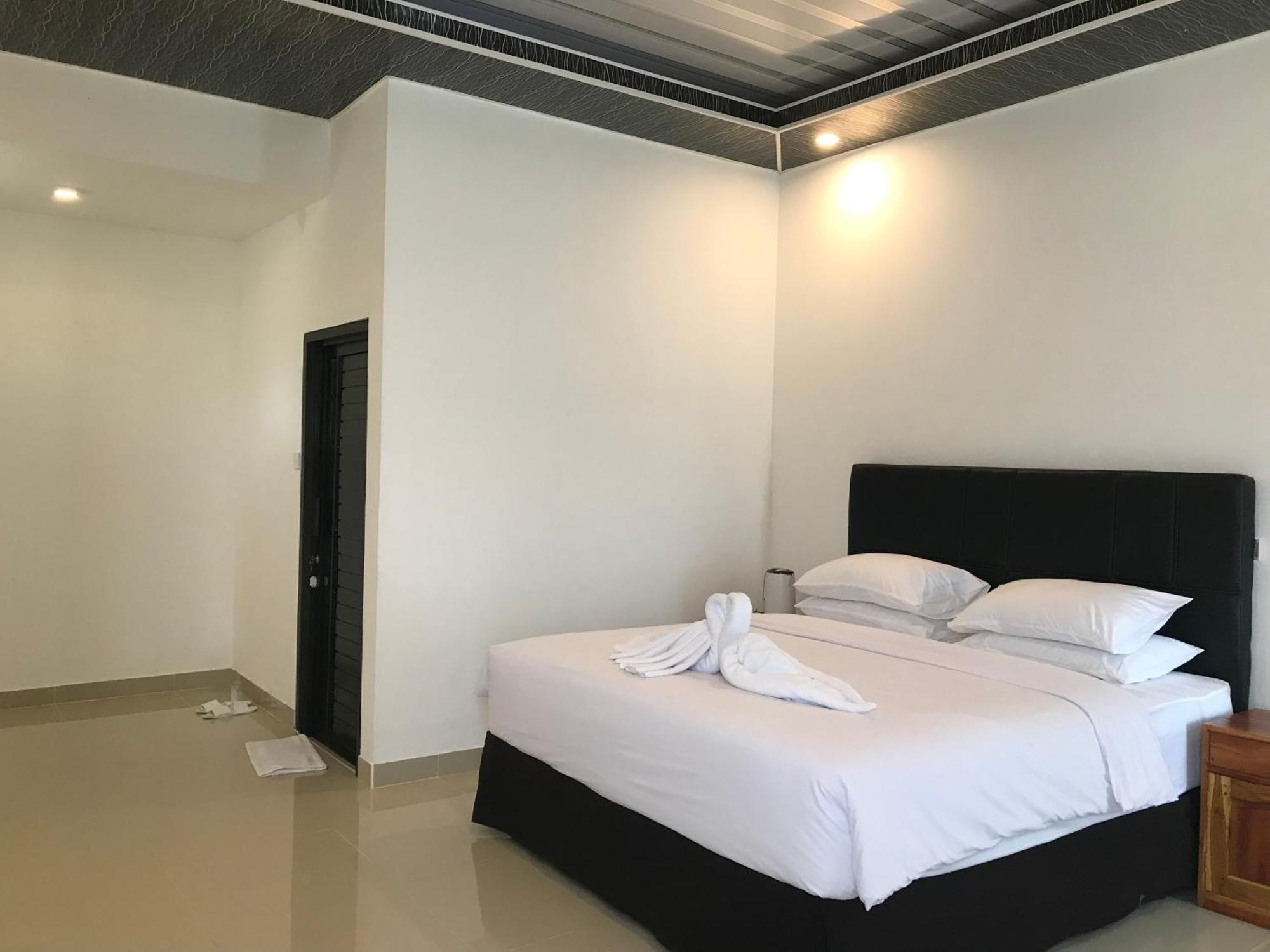 Pohon Purba Resort & Restaurant Labuhan Pandan Eksteriør billede