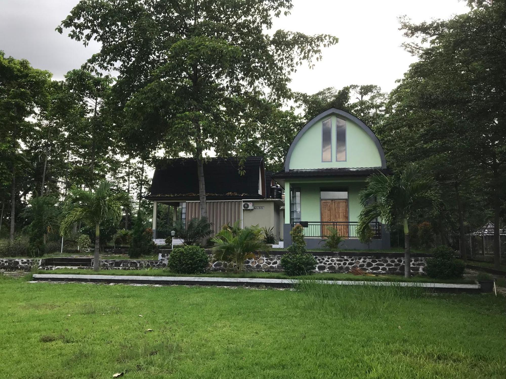 Pohon Purba Resort & Restaurant Labuhan Pandan Eksteriør billede