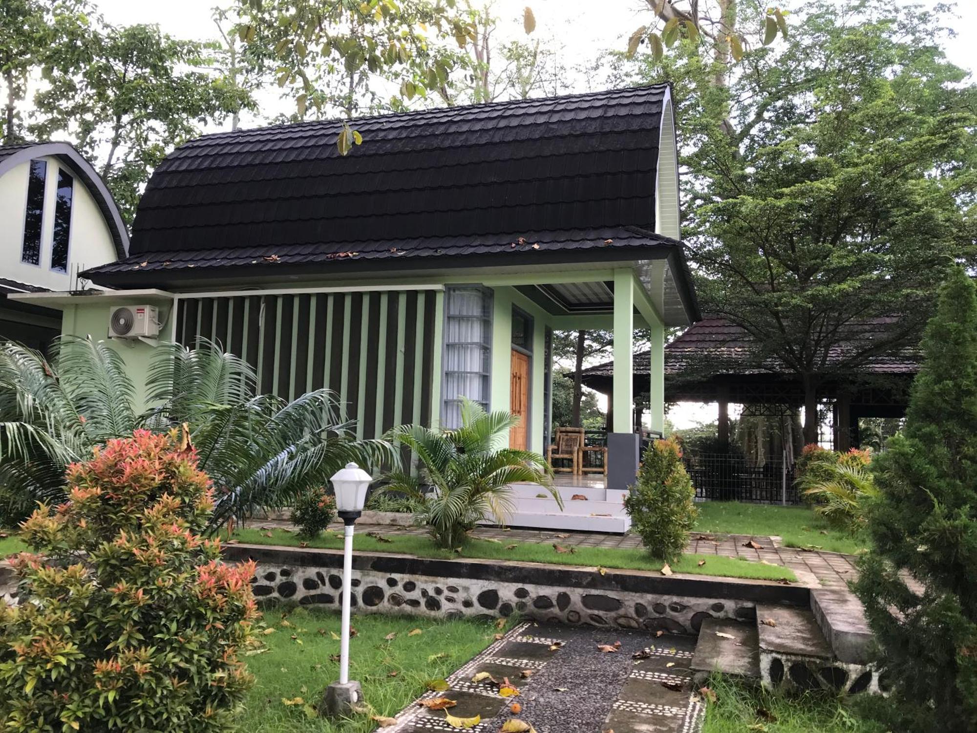Pohon Purba Resort & Restaurant Labuhan Pandan Eksteriør billede