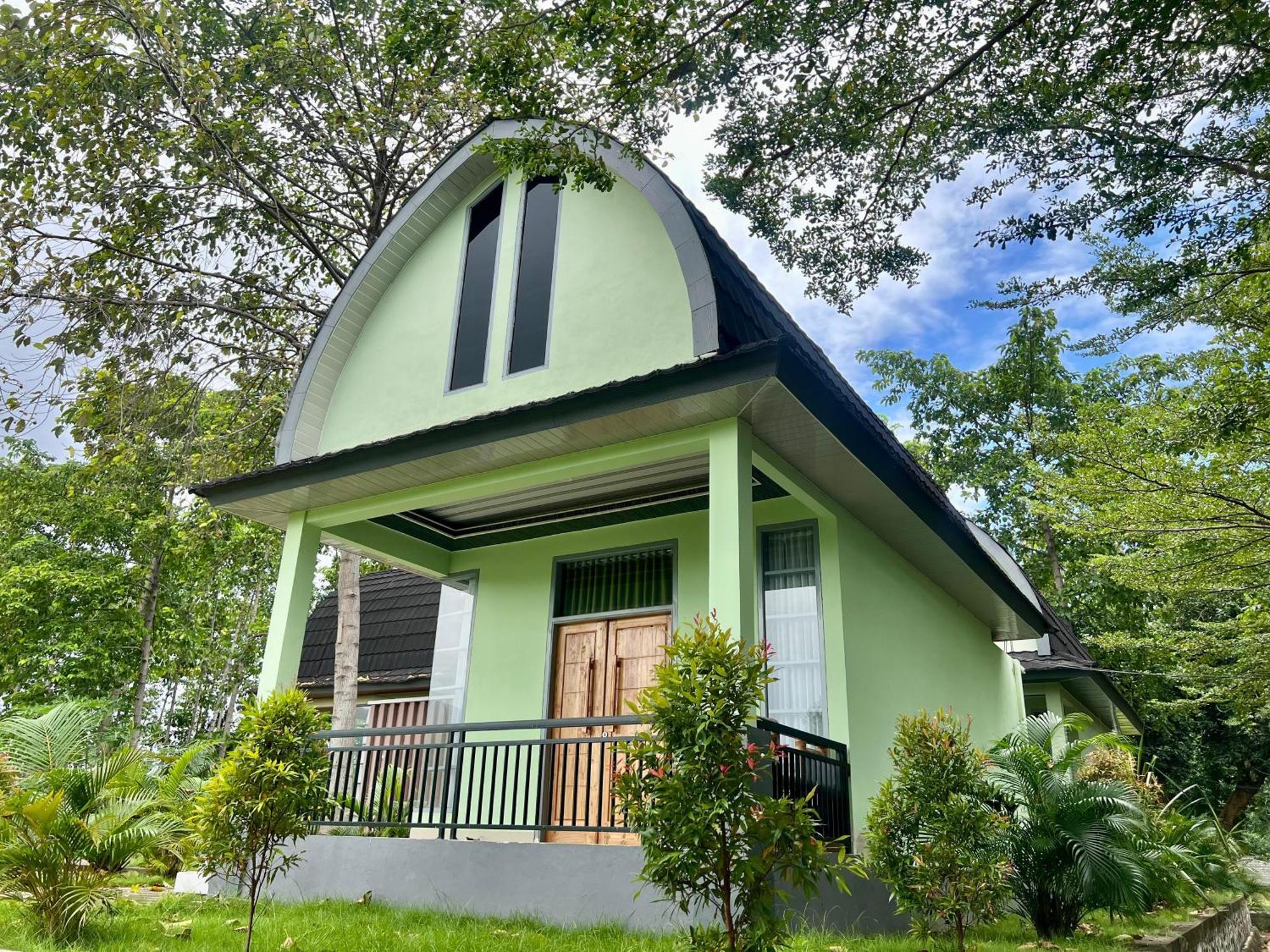Pohon Purba Resort & Restaurant Labuhan Pandan Eksteriør billede