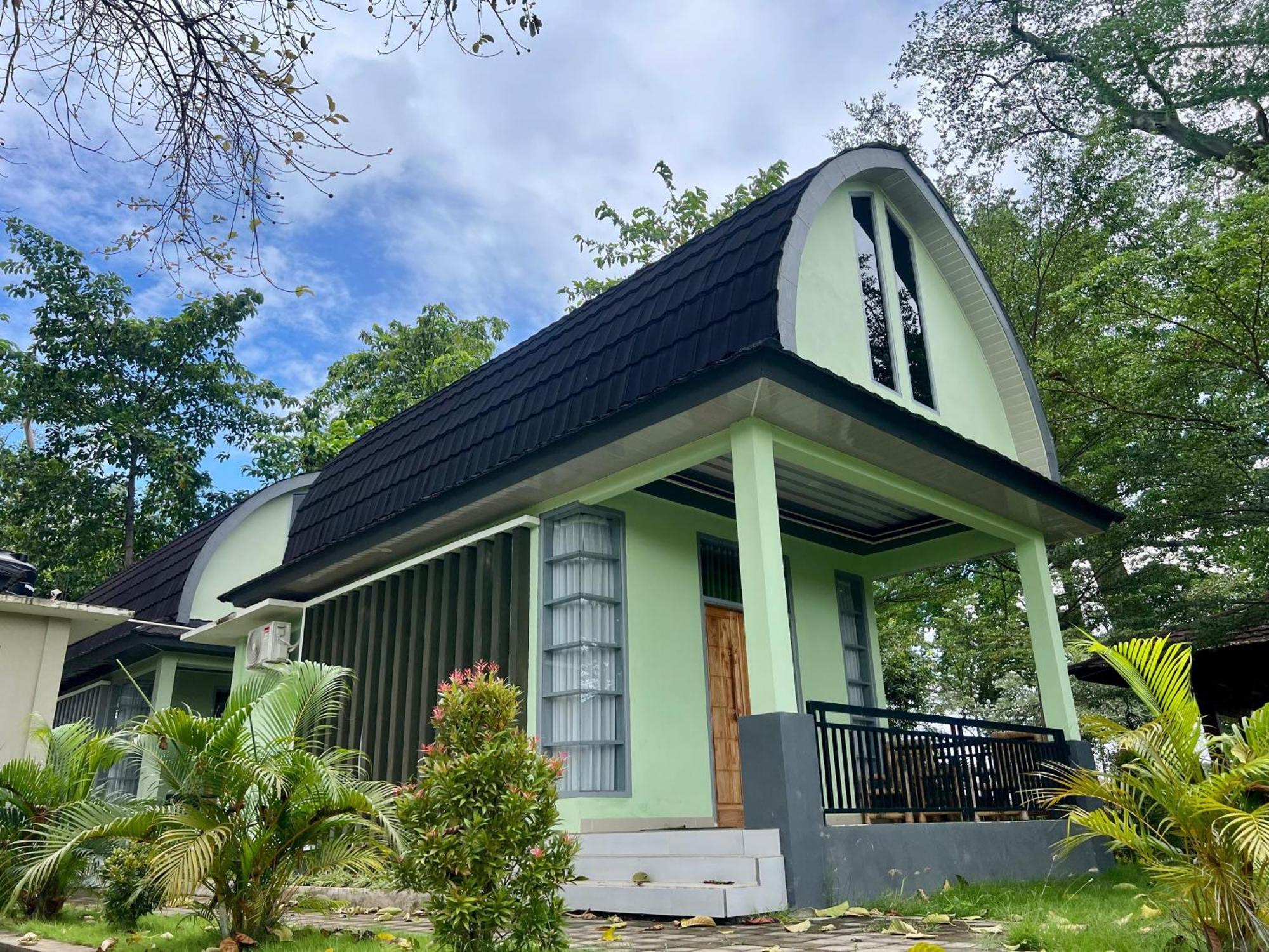 Pohon Purba Resort & Restaurant Labuhan Pandan Eksteriør billede